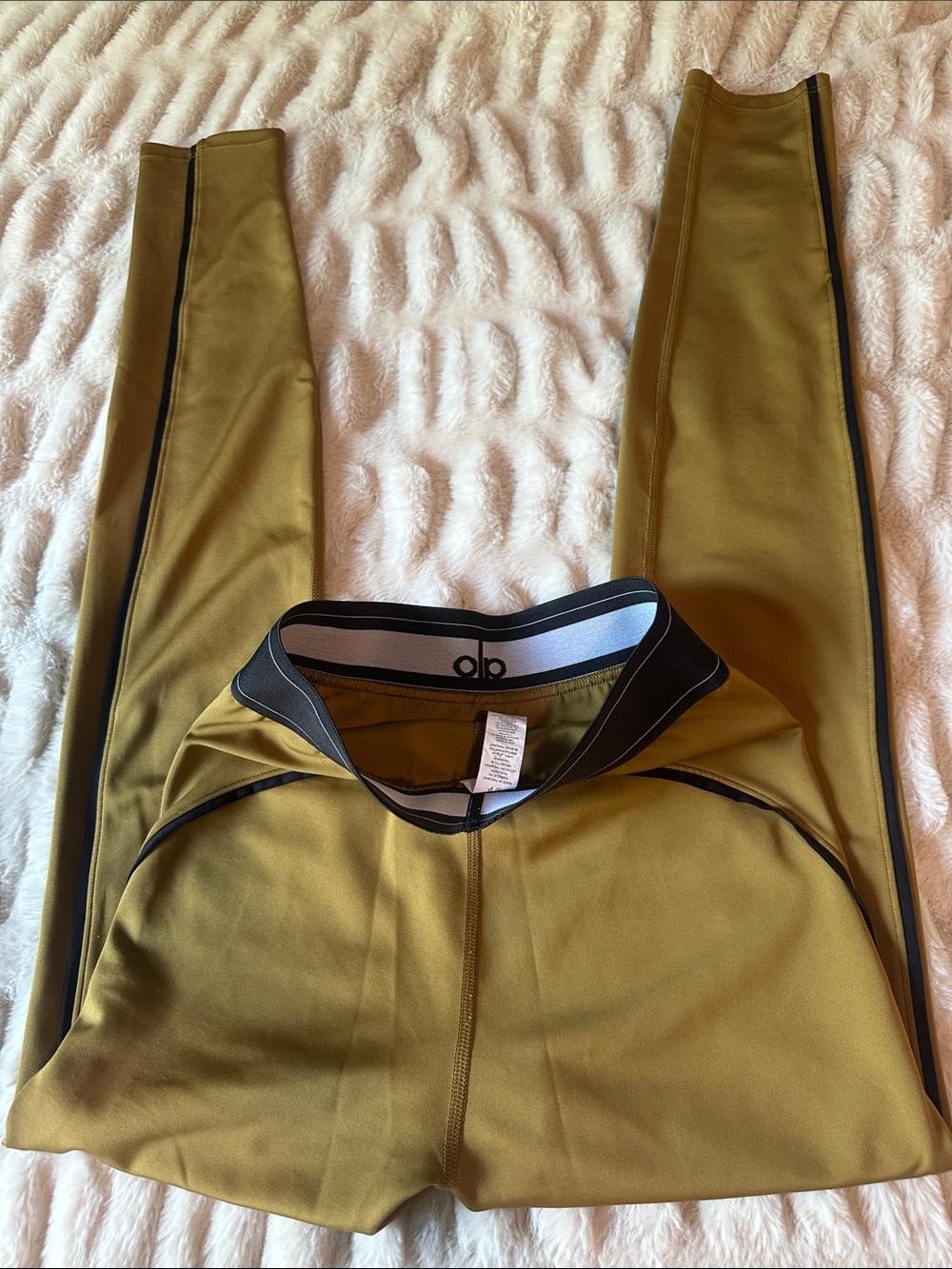 Alo Suit up Olive Green Active Leggings - Alo size Small - Picture 7 of 9